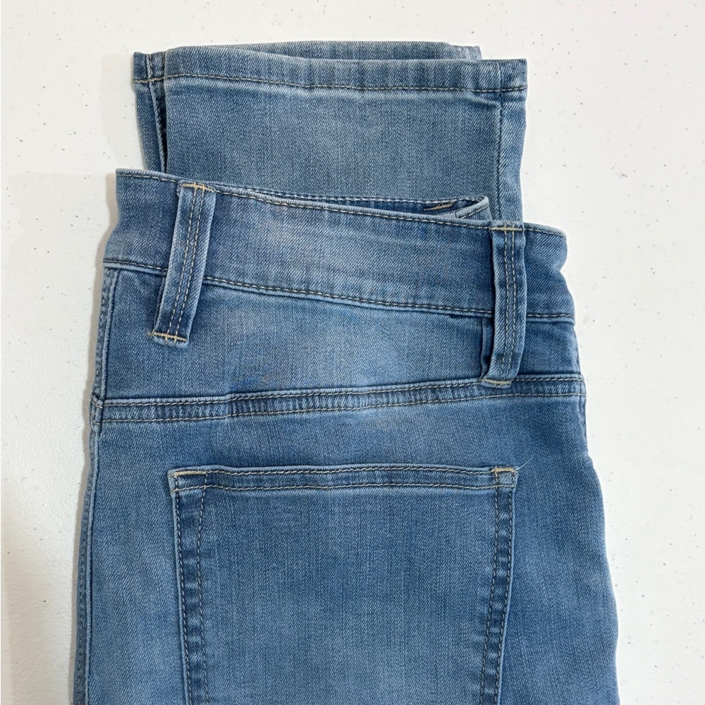 Tommy Bahama Leila Indigo Mid Rise Slim Boyfriend Jeans in Mid Blue Wash - Picture 8 of 16